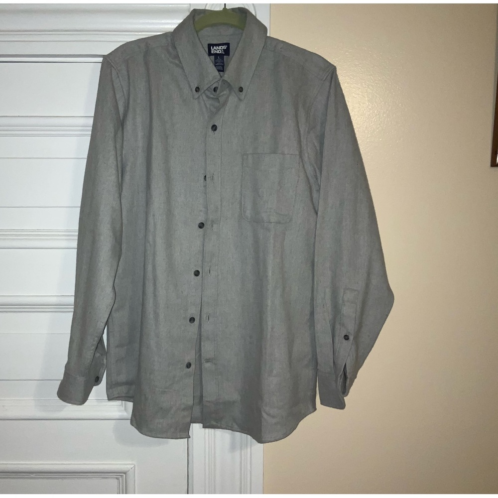 NEW LANDS END mens button down shirt.  Size L.